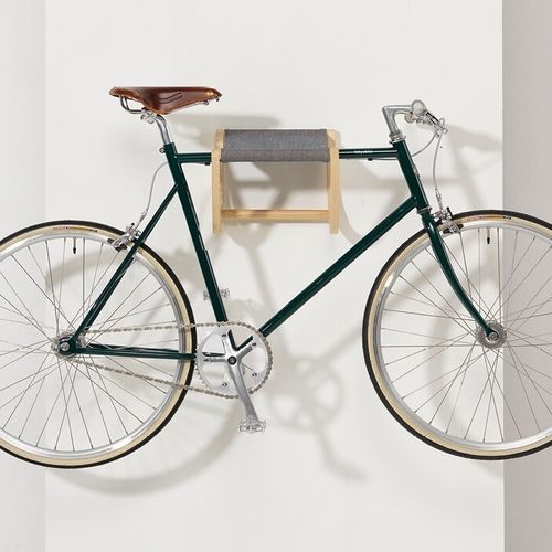 Range-vélo mural - René - Zilio A&C - horizontal / d'intérieur / en bois