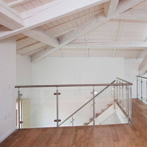 Garde-corps en inox - I-E-GLASS - ITALIAN FASHION STAIRS - à panneaux en verre / d'intérieur / pour escalier
