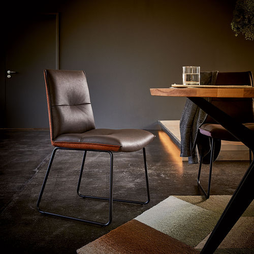 Chaise de salle à manger contemporaine - 1211 - Koinor - d'intérieur / en cuir / avec piètement en métal