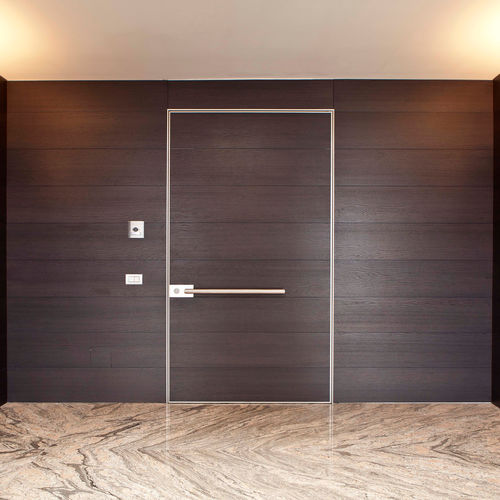 Porte d'entrée - SYNUA WALL SYSTEM - Oikos Venezia - en bois / à pivot / pleine
