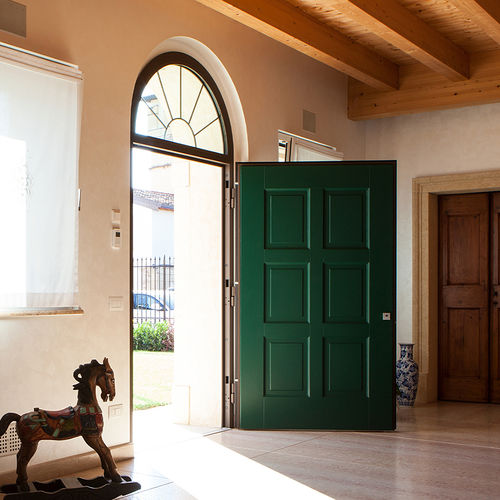Porte d'entrée - EVOLUTION - Oikos Venezia - en bois massif / battante / classique