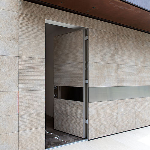 Porte d'entrée - TEKNO - Oikos Venezia - en bois / en céramique / battante