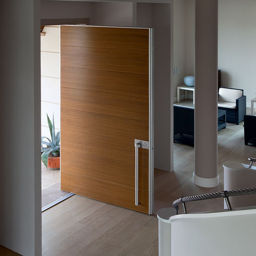 Porte d'extérieur - SYNUA - Oikos Venezia - en teck / en acier / à pivot