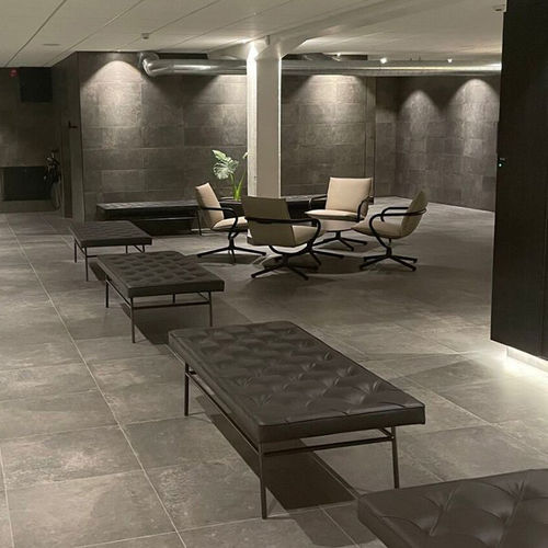 Banquette contemporaine - VOGA - Fit Interiors - en simili cuir / avec piètement en métal / en acier à revêtement par poudre