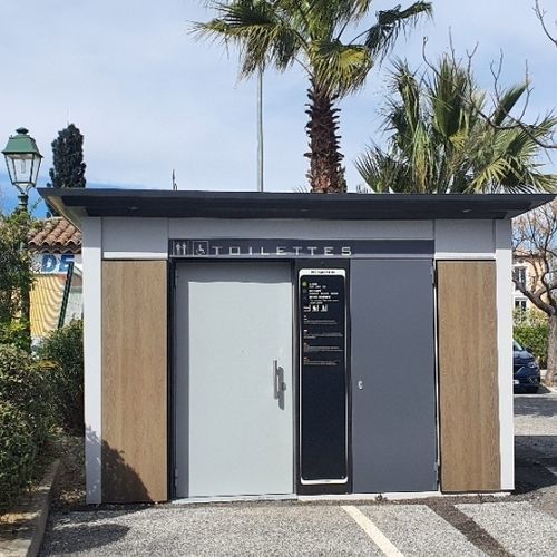 Toilette publique smart - Box in Box City - Francioli - automatique / en bois / en céramique