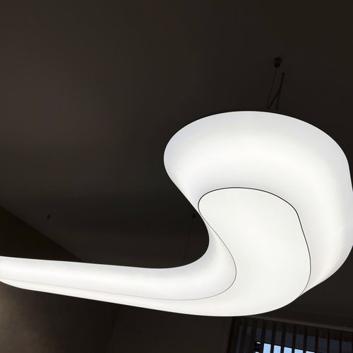 Luminaire suspendu - Iceberg LINE - Saros Est OÜ - à LED / courbé / en forme de L