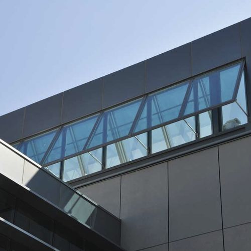 Fenêtre en polycarbonate - TECHVENT 5300® - EXTECH Exterior Technologies, Inc - à pivot / à double vitrage / à coupure thermique