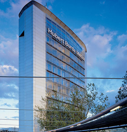 Mur-rideau ossature autoportante - SANIERUNG BURDA HOCHHAUS - Josef Gartner - en aluminium et en verre