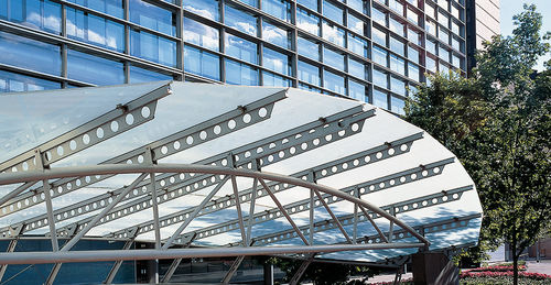 Façade ventilée en verre - TRITON SQUARE - Permasteelisa - en métal / en béton