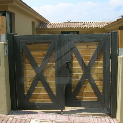 Portail battant - SPECIAL DESIGNS - Angel Mir – Portes Bisbal - en bois / à lames / à panneau