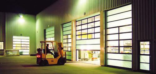 Porte industrielle sectionnelle - SPACELITE HTU - Angel Mir – Portes Bisbal - en fibre de verre / pour l'industrie agroalimentaire / semi-vitrée