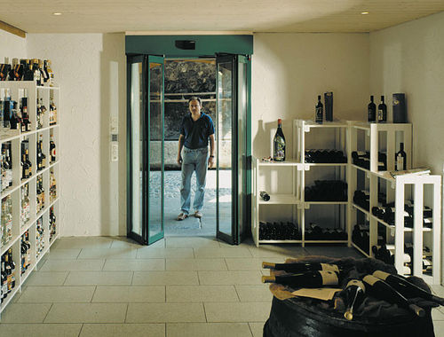 Porte d'intérieur - FFM - Angel Mir – Portes Bisbal - en aluminium / pliante / vitrée