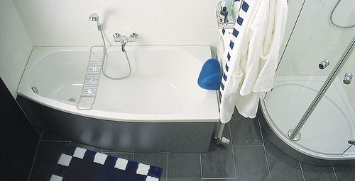 Baignoire d'angle - KAMPEN 160/170 - Repabad - en acrylique / blanche