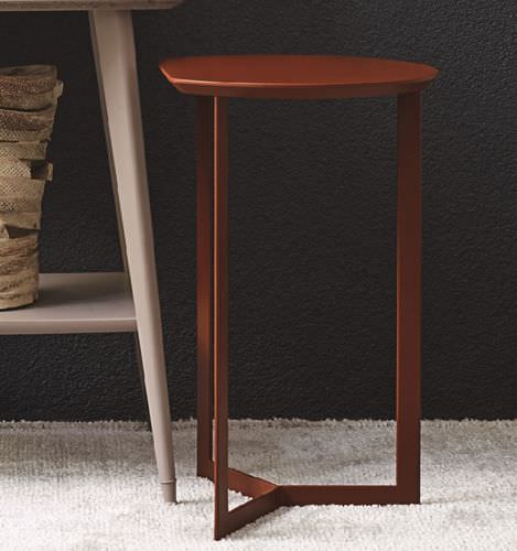 Table d'appoint contemporaine - FRUIT - ORME - en bois / triangulaire / résidentielle