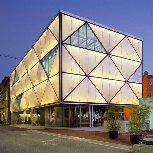 Structure tendue sur ossature métallique - MIROITERIE FLON - Hightex - pour façade / avec membrane en ETFE / pour espace public
