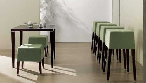 Tabouret de bar contemporain - MARTINI - Fornasarig - avec piètement en bois / tapissé / professionnel