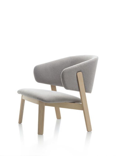 Fauteuil design scandinave - WOLFGANG LOUNGE - Fornasarig - en cuir / en tissu / en bois