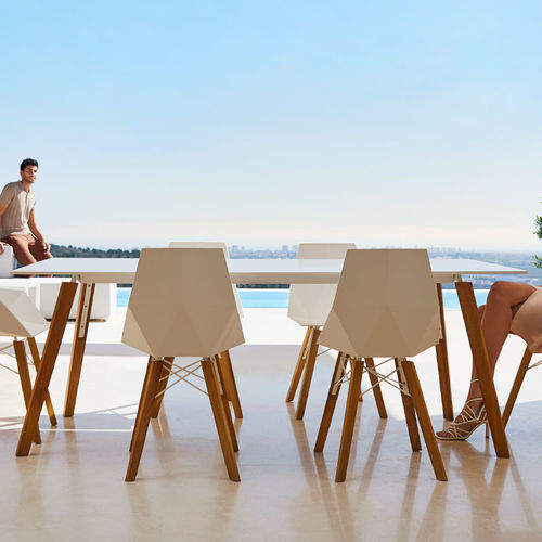 Table contemporaine - FAZ - VONDOM - en HPL / en céramique / avec piètement en bois