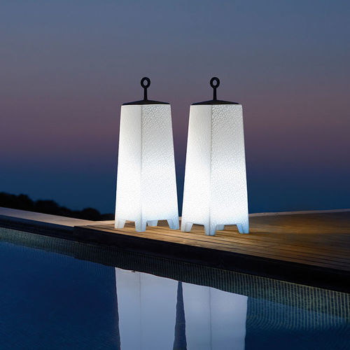 Lampe sur pied - MORA - VONDOM - en polyéthylène / contemporaine / d'intérieur