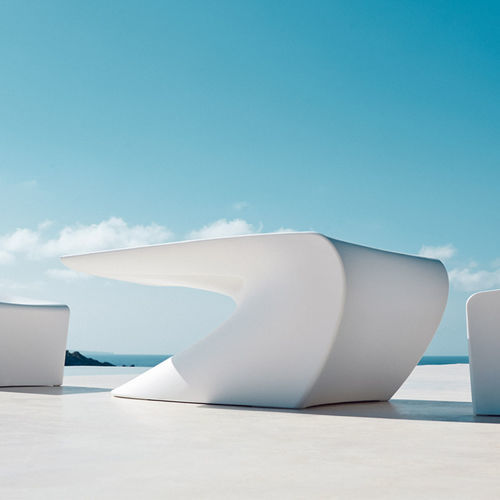 Table basse design original - WING - VONDOM - en polyéthylène / avec piètement en polyéthylène / rectangulaire