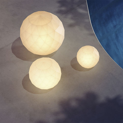 Lampe de sol - VASES - VONDOM - en polyéthylène / contemporaine / d'intérieur