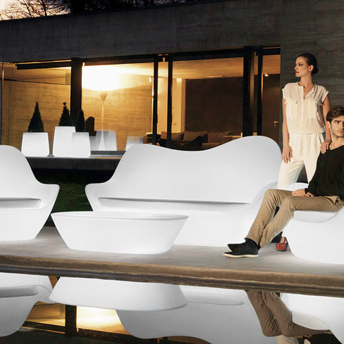Canapé design original - SABINAS - VONDOM - de jardin / en tissu / avec accoudoirs