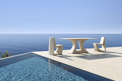 Table contemporaine - REST - VONDOM - en polyéthylène / avec piètement en polyéthylène / rectangulaire