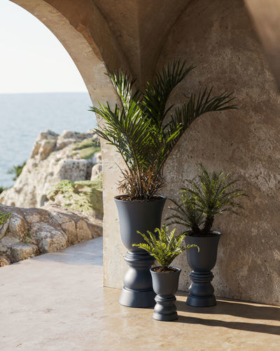 Pot de jardin en polyéthylène rotomoulé - SUAVE  - VONDOM - résidentiel / par Marcel Wanders / pour hôtel