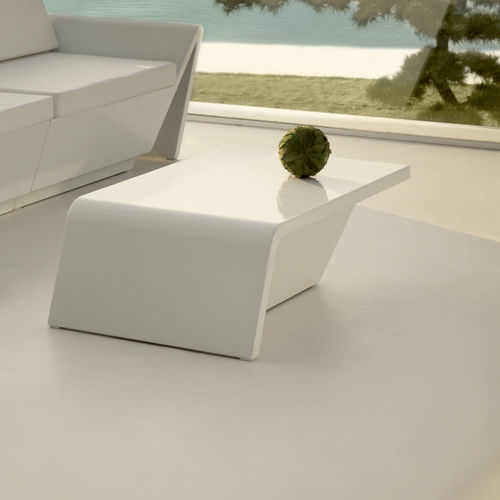 Table basse contemporaine - REST - VONDOM - en polyéthylène / avec piètement en polyéthylène / rectangulaire