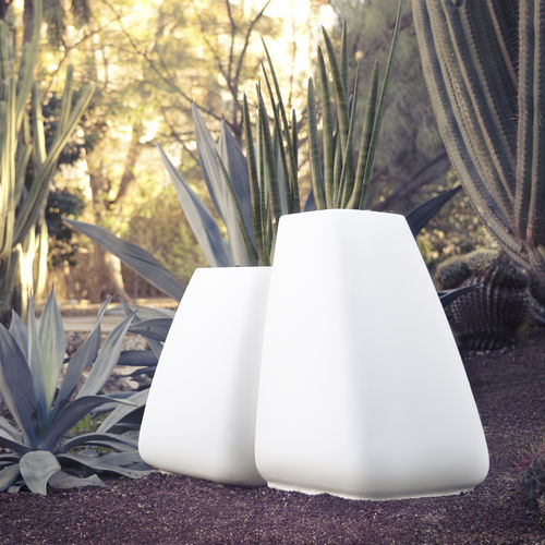 Pot de jardin en polyéthylène - NOMA - VONDOM - résidentiel / noir / rouge