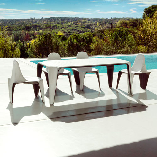 Table à manger contemporaine - F3 - VONDOM - en polyéthylène / avec piètement en polyéthylène / rectangulaire
