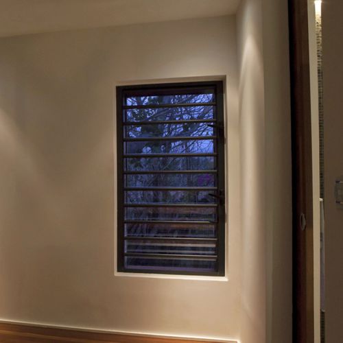 Fenêtre en aluminium - AUSTRAL® 50 - INSTALLUX - à lames / de sécurité