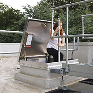 Trappe d'accès de toit - E-50TB - Bilco UK - carrée / en aluminium / avec échelle