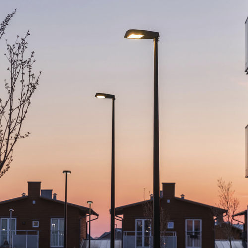 Lampadaire urbain - PEPPER  - ATELJE LYKTAN - contemporain / en acier inoxydable / en verre