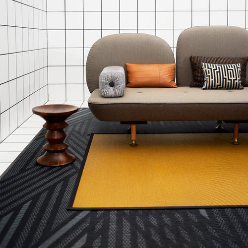 Tapis contemporain - NOW - BRASS  - BOLON - uni / en polyester / en PVC