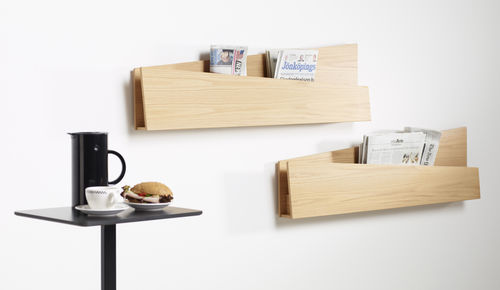 Porte-brochures mural - COLLAR - KARL ANDERSSON - en chêne / professionnel