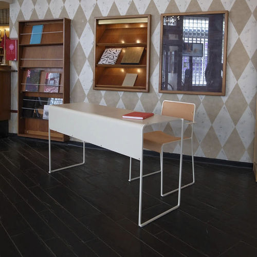 Bureau design scandinave - BROKK - KÄLLEMO - en frêne / en acier / pour hôtel