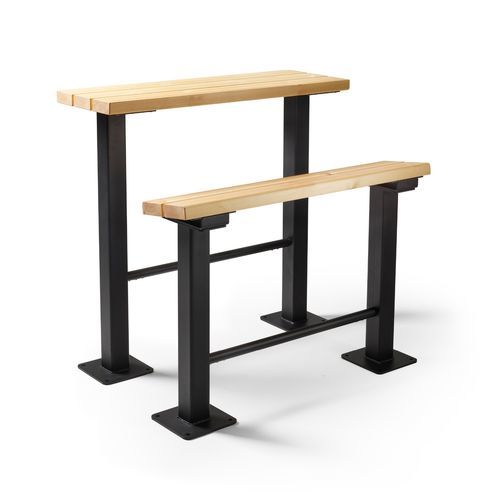 Ensemble table et bancs contemporain - Schoolyard - NOLA INDUSTRIER - en chêne / en pin / en acier à revêtement par poudre