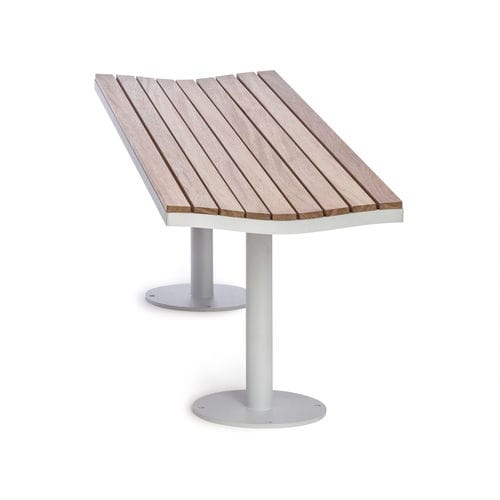 Banc public contemporain - Parco Bench - NOLA INDUSTRIER - en acier / en bois huilé / en chêne