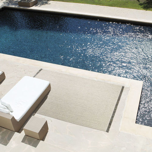 Tapis contemporain - POOLSIDE - Limited edition - à rayures / uni / en vinyle