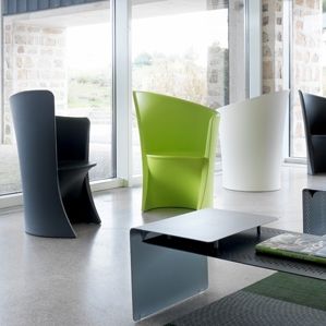 Fauteuil contemporain - SKALY - DPC - en polyéthylène rotomoulé / avec dossier haut / noir