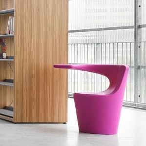 Chaise design Pop - DIVINA - DPC - d'intérieur / en polyéthylène rotomoulé / piètement central