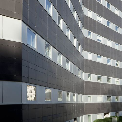 Bardage en plaques - TECHLAM® : BASIC BLACK - Levantina - en grès cérame / poli / aspect béton