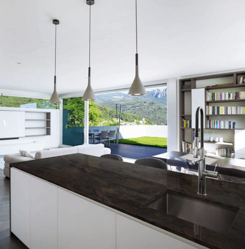 Plan de travail en granite - NATURAMIA® : AMARULA - Levantina - de cuisine / marron / poli