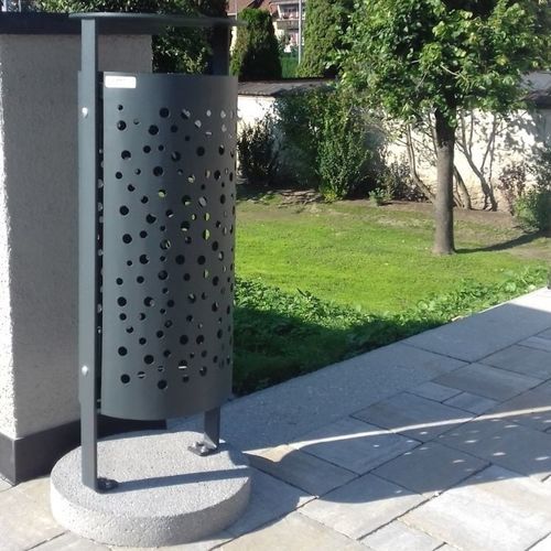 Poubelle publique - COMFORT - Euroform K. Winkler GmbH - sur pied / en tôle perforée / avec couvercle