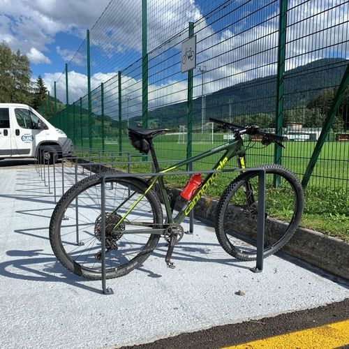 Range-vélo au sol - LINEASOSTA LIGHT - Euroform K. Winkler GmbH - pour espace public / en acier galvanisé / en bois