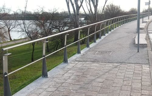 Barrière de protection - ZETA - Euroform K. Winkler GmbH - fixe / en métal / pour espace public