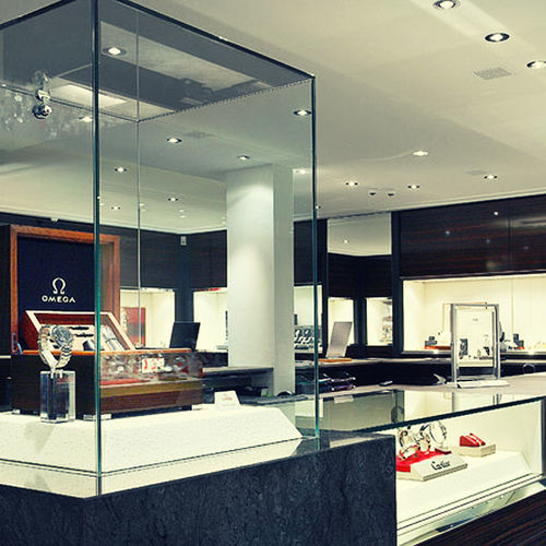 Vitrine contemporaine - EXECUTIVE - Svalson - sur plan / encastrable / en verre