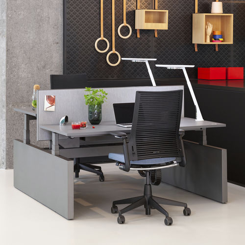 Bureau pour open space - BALANCE COMFORT - Ahrend - contemporain / en stratifié / ergonomique