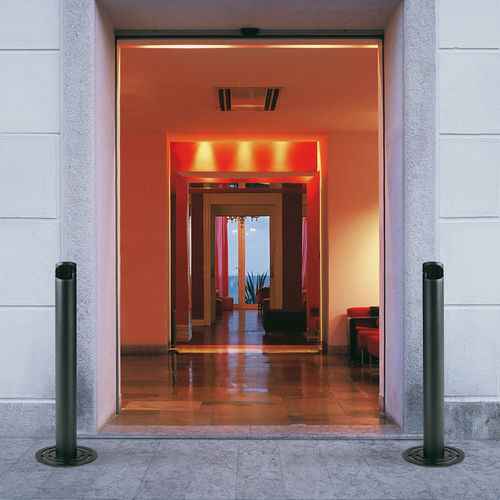 Cendrier sur pied - EXTERNO - Caimi Brevetti SpA - en acier / pour extérieur / pour espace public